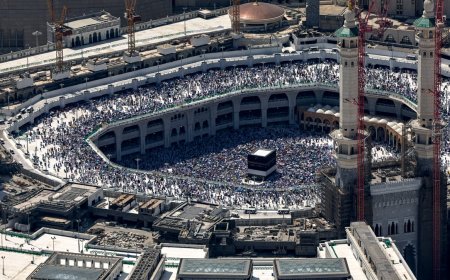 وسط موجة حر قياسية.. أمطار على مكة المكرمة (فيديو)