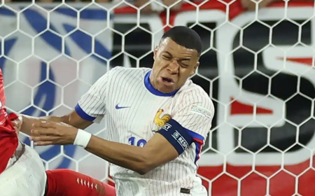 بيان رسمي يحدد مصير عودته .. مبابي يطلب مساعدة الجمهور بعد كسر أنفه!