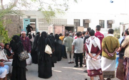 جمعية الهلال الأحمر اليمني بعدن توزع  لحم اضحية العيد لعدد من الأسر ولذوي الاحتياجات الخاصة