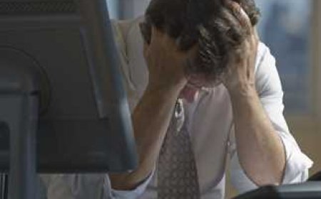 مع قرب انتهاء إجازة العيد.. كيف تتغلب على اكتئاب العودة للعمل؟