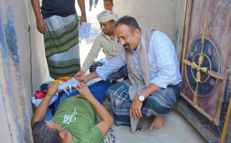 وكيل شؤون الشهداء والجرحى يزور جرحى الحرب المقعدين في لحج