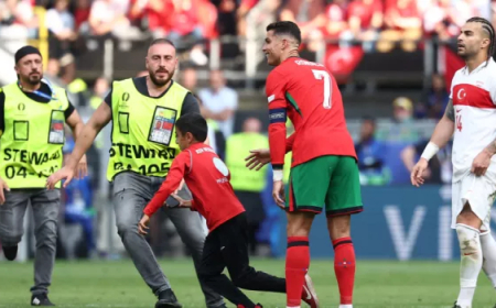 الجماهير تقتحم ملعب دورتموند من أجل رونالدو.. ماذا حدث؟