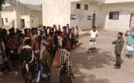 لحج.. مدير أمن المسيمير ورئيس الانتقالي بالمديرية يحثا أفراد الأمن على مضاعفة الجهود ورفع الحس واليقظة الأمنية