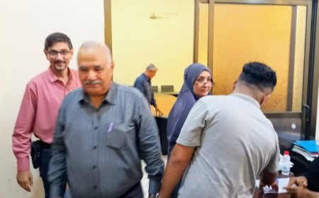 مدير عام صحة عدن يتفقد مستوى الانضباط الوظيفي بإدارات مكتب الصحة بالمحافظة عقب إجازة عيد الاضحى