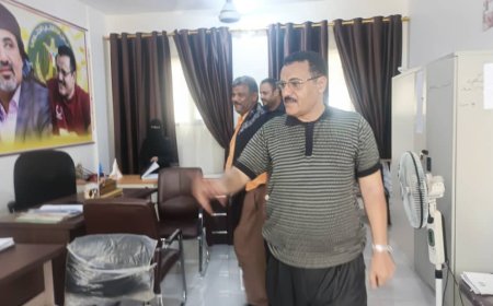عقب إجازة عيد الأضحى المبارك..     مدير عام المنصورة يشيد بمستوى انضباط الموظفين في أول أيام الدوام الرسمي