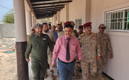وزير الدفاع الفريق الركن محسن الداعري يقوم بزيارة تفقدية لمستشفى عبود العسكري
