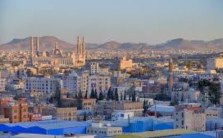 صنعاء على موعد اليوم مع ما يخشاه الحوثي وصدور أول بيان للإضراب الشامل حتى صرف الرواتب  