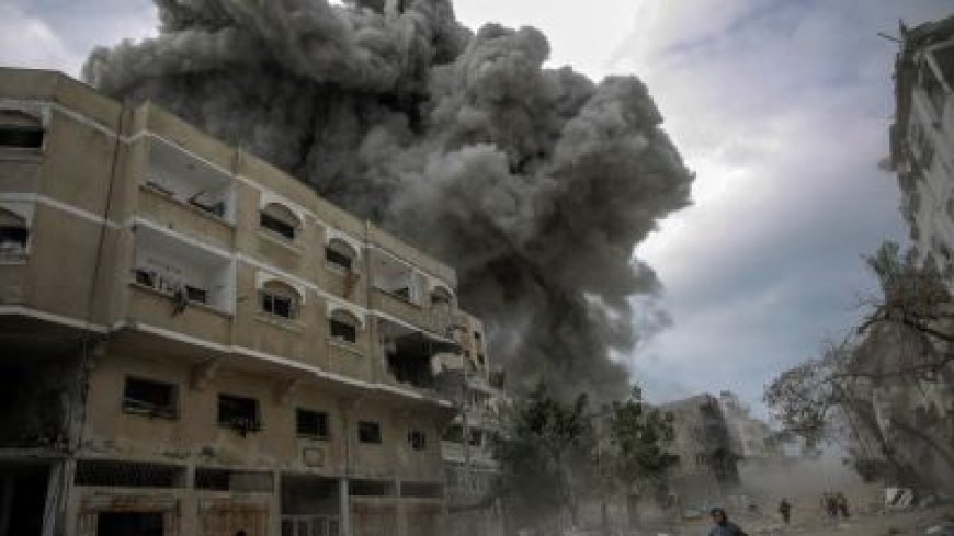 هجوم اسرائيلي شامل وسط غزة و"مجازر" في النصيرات