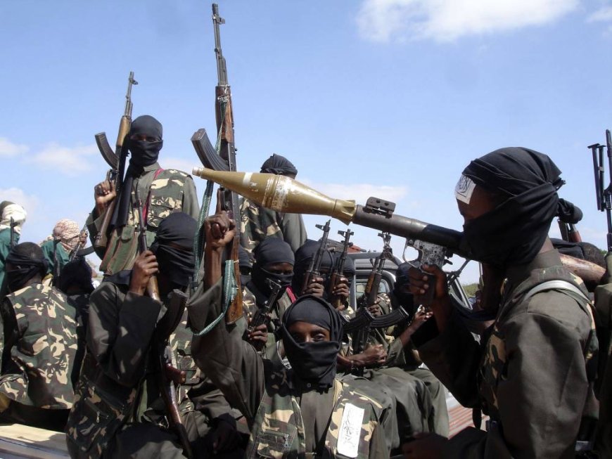 المخابرات الأميركية: الحوثيون يجرون محادثات لتزويد حركة الشباب الصومالية بالأسلحة