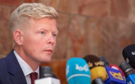 المبعوث الأممي يؤكد أن مفاوضات مسقط تجري في أجواء إيجابية