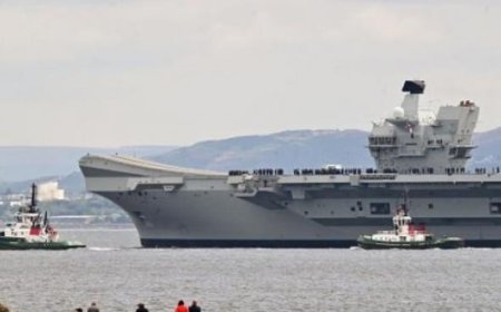 بلومبيرج.. الحوثيون يُصعّدون هجماتهم على السفن التجارية ويُعطلون ممرًا بحريًا رئيسيًا