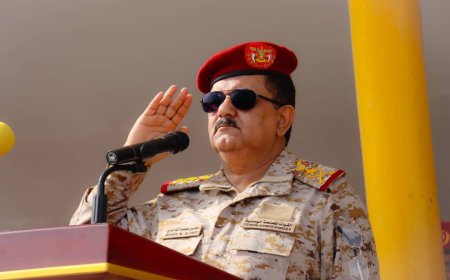 وزير الدفاع الداعري: نحن مع السلام العادل الضامن لانهاء الانقلاب واستعادة مؤسسات الدولة