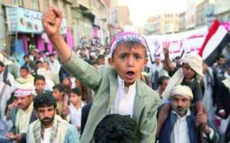 الحوثيون يهربون من المواجهة الاقتصادية إلى التصعيد الكلامي