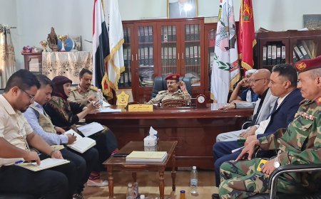 اللجنة الوطنية للتحقيق تناقش مع أركان محور تعز ضمانات حماية المدنيين المتواكبة مع فتح بعض الطرق