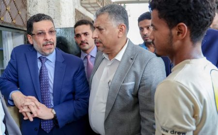 رئيس الوزراء بن_مبارك يتابع في زيارة مفاجئة لجوازات كريتر مستوى تنفيذ التوجيهات بتسهيل معاملات المواطنين