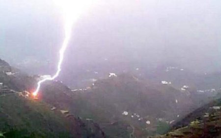 صاعقة رعدية تحول حياة أسرة في تعز إلى جحيم