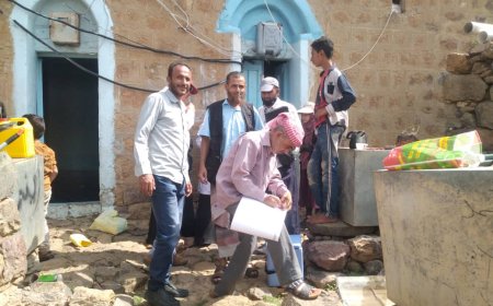 مدير عام جحاف بالضالع يدشن الحملة الوطنية الاحترازية للتحصين ضد شلل الأطفال بالمديرية