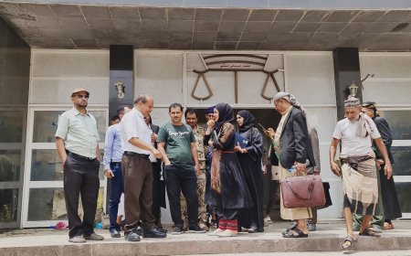 اللجنة الوطنية تناقش مع السلطة القضائية بتعز نتائج زياراتها للمحتجزين وآليات حماية حقوق الإنسان