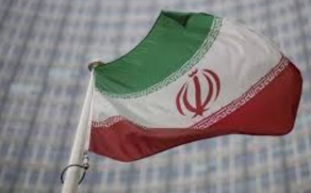 إيران تدين غارات إسرائيل على الحديدة.. وتحذر من توسع رقعة الحرب