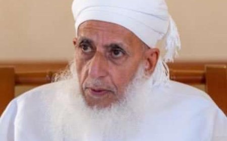 مفتي سلطنة عمان يعلق بهذه الطريقة على استهدف ميناء الحديدة