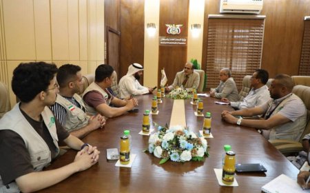 وزير الصحة يبحث مع جمعية العون الكويتية تعزيز التعاون في القطاع الصحي