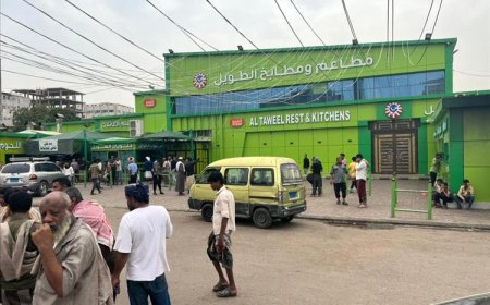 قوة امنية تغلق مطعم الطويل بالشيخ عثمان