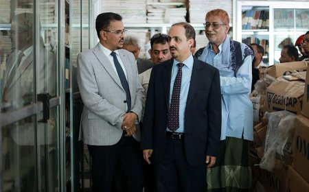 الارياني يطلع على المحتوى الوثائقي والتراثي والثقافي للمكتبة السلطانية بمدينة المكلا