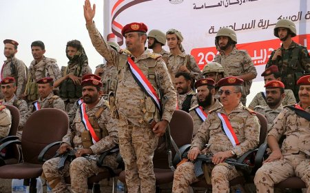 رئيس هيئة الأركان يشهد تدشين المرحلة الثانية من العام التدريبي والقتالي بالمنطقة السادسة