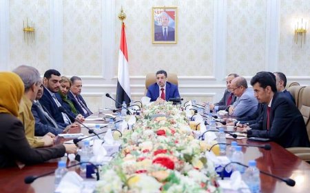 رئيس الوزراء بن مبارك يشدد على المسؤولية التكاملية في معالجة التحديات الاقتصادية بموضوعية وواقعية