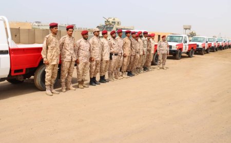 قوات التحالف تدعم الشرطة العسكرية بعدن بعدد من الأطقم والمعدات