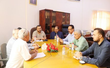 وزير الأشغال يناقش احتياجات مشاريع الطرق بمحافظة الضالع