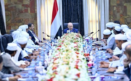 الرئيس العليمي يلتقي اصحاب الفضيلة العلماء ولجنة اصلاح ذات البين بمحافظة حضرموت