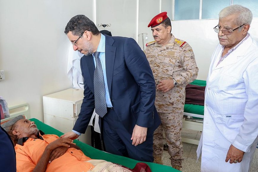 رئيس الوزراء يطلع على أوضاع مستشفى باصهيب العسكري والخدمات التي يقدمها للمرضى