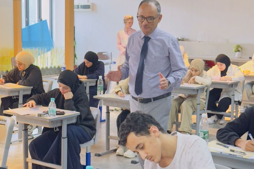 المستشار الثقافي بسفارة بلادنا ببكين يواصل زياراته التفقدية لسير اختبارات الثانوية العامة في المدارس اليمنية بالصين