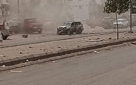 بداخلها اسرة.. انفجار عبوة ناسفة بسيارة "برادو" في الفيوش