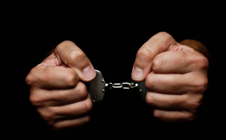 سائق يحرق زوجته ويتهمها بـ"أمر غريب"..