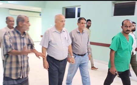 مدير عام صحة عدن يتفقد مستشفى 22مايو الجراحي ويشدد برفع الجاهزية القصوى لأقسام الطوارئ والاسعاف