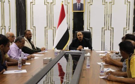 لقاءٌ للسلطة المحلية مع المكونات والأحزاب والنقابات بالمكلا لتعزيز التلاحم المجتمعي و وحدة الصف