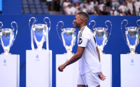 أنشيلوتي يكشف عن رد فعل لاعبي ريال مدريد على صفقة مبابي