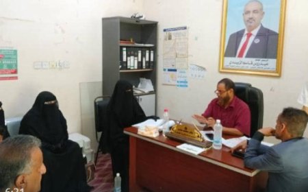 مدير عام إدارة المرأة بالمحافظة تناقش انشطة وعمل إدارة تنمية المرأة بمديرية قعطبة