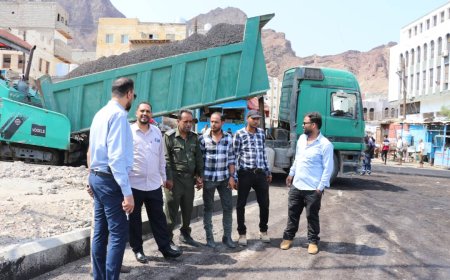 بتمويل صندوق صيانة الطرق.. المؤسسة العامة للطرق والجسور تدشن أعمال سفلتة مشروع جولة الصناعة بالمعلا