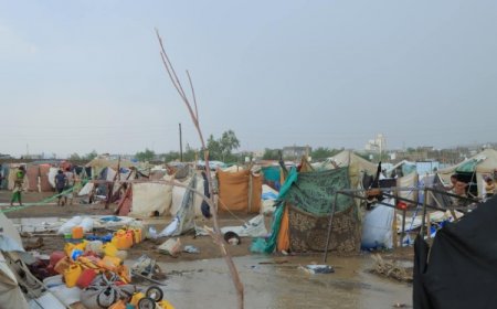 وفاة وإصابة 14 نازحًا وتضرّر أكثر من 7 آلاف مأوى في مأرب جراء الأمطار