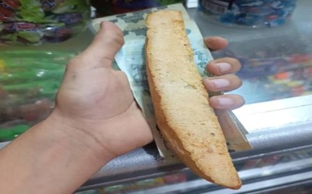 صورة صادمة لـ(قرص روتي) في عدن