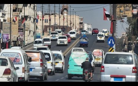 عبارة غريبة في باص "دباب" بامانة العاصمة صنعاء.. صورة