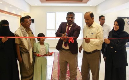 الوكيل باضاوي يفتتح معرض (سفوماتو) للفنانة التشكيلية مريم الهلالي بالمكلا