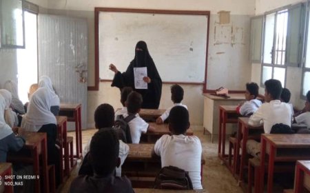 تحت  حملة العودة إلى المدارس ..  تربويون وأخصّائيون اجتماعيون:  العلاقة بين الطلاب والمعلمين تكون مبنية على الثقة والمحبة