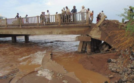 انهيار أحد الجسور في الحديدة نتيجة الأمطار