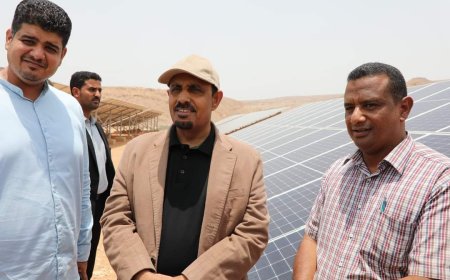 محافظ حضرموت يتفقّد التجهيزات النهائية لتشغيل محطة الطاقة الشمسية لأكبر حقول المكلا بقدرة 1 ميقاواط 