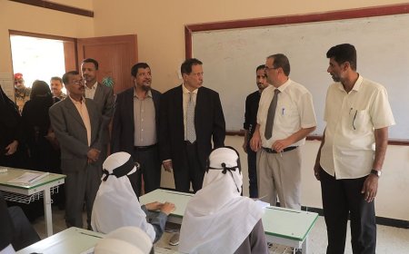 محافظ المهرة يدشن العام الدراسي الجديد