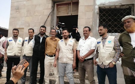 مدير صحة البريقة وفريق منظمة إنترسوس يزوران الوحدة الصحية بمنطقة قعوة ويستأنفان عمل العربة الصحية